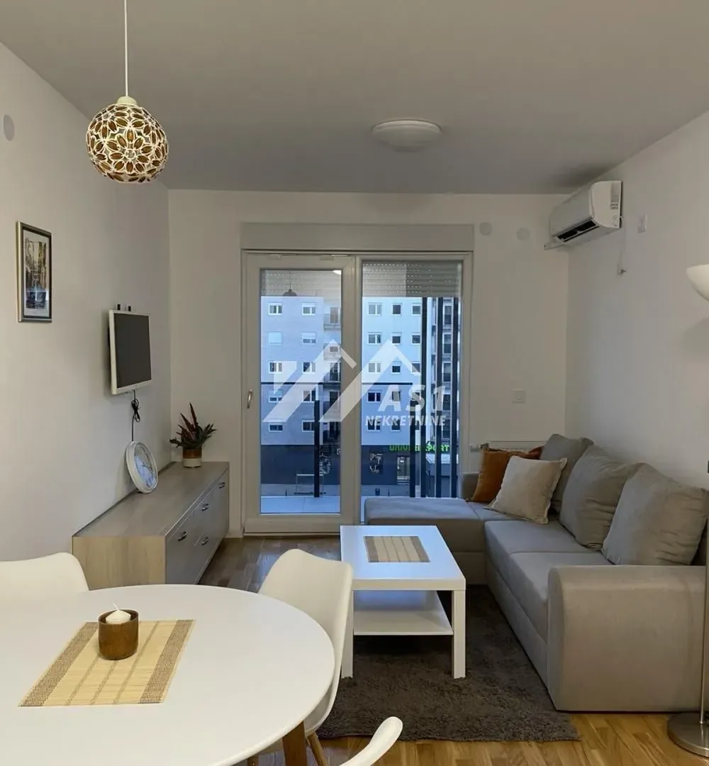 Izdavanje, jednosoban stan, 40m², Novi Sad Sve Podlokacije, Novi Sad