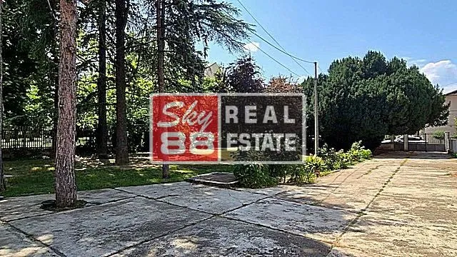 Prodaja, kuća, 401m², Zemun Kalvarija, Zemun Sve Podlokacije