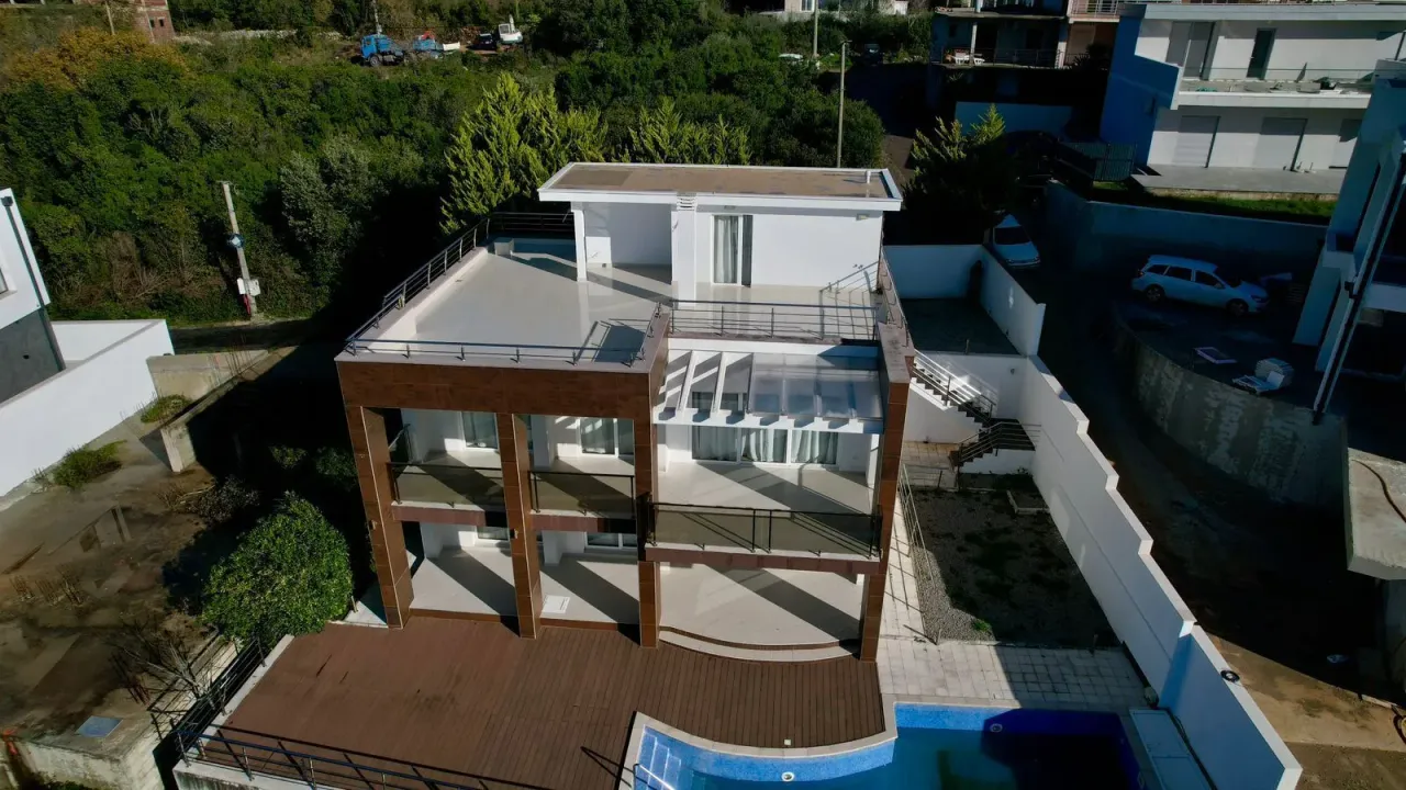 Prodaja, kuća, 380m², Krimovica, Kotor