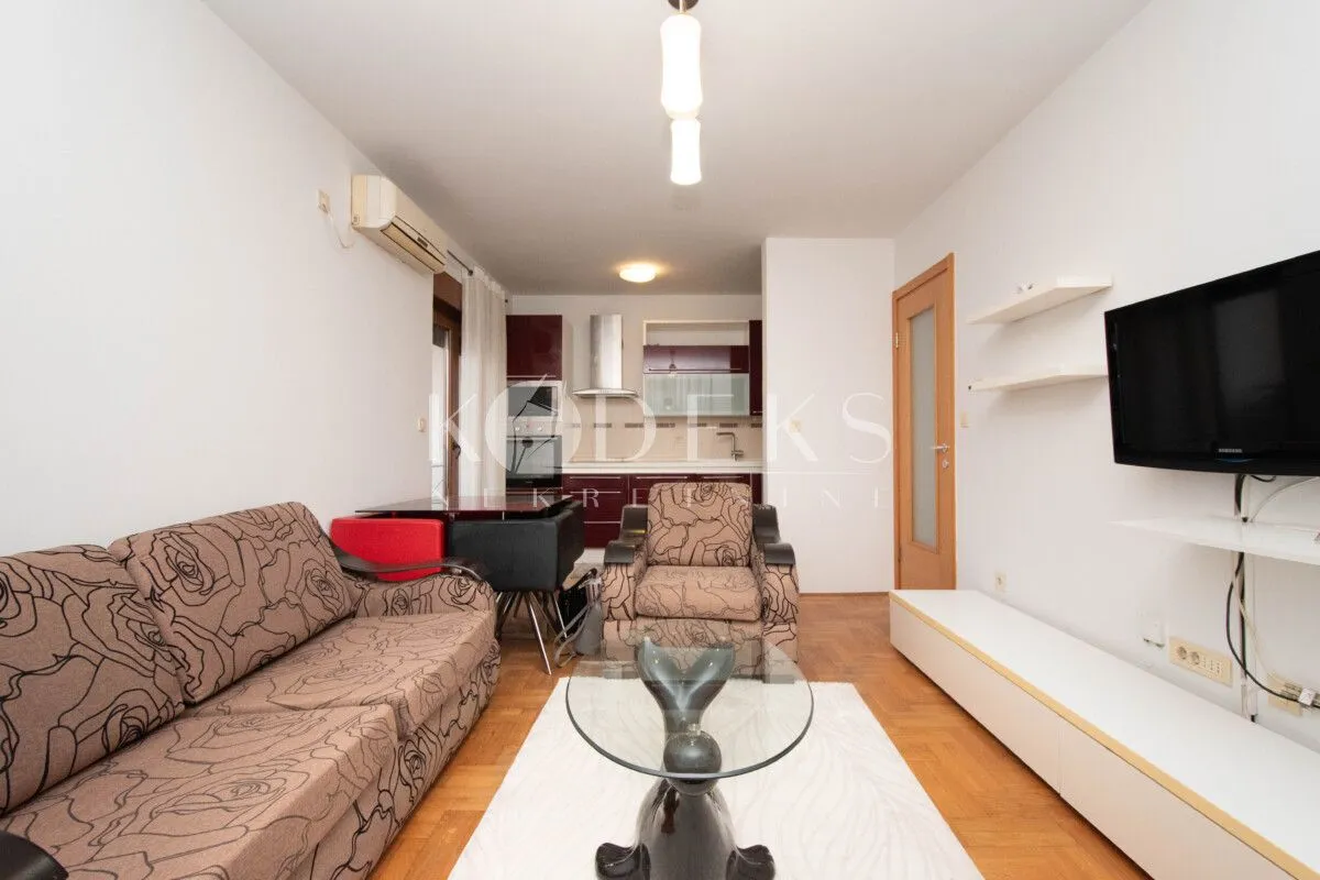 Rent, one bedroom apartment, 43m², Stari Aerodrom, Podgorica