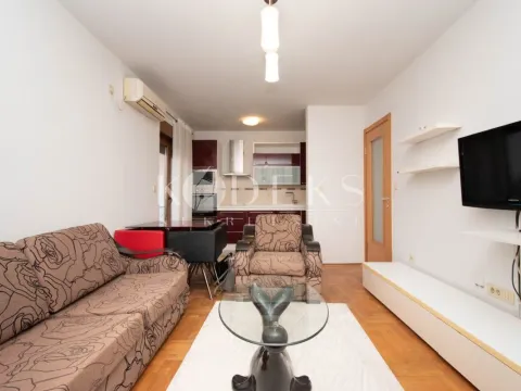 Rent, one bedroom apartment, 43m², Stari Aerodrom, Podgorica - image 2