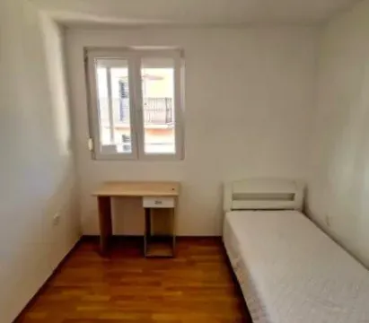 Izdavanje, trosoban stan, 135m², Tomba, Bar - image 8