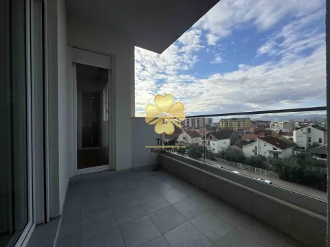 Izdavanje, dvosoban stan, 70m², Stari Aerodrom, Podgorica - image 4