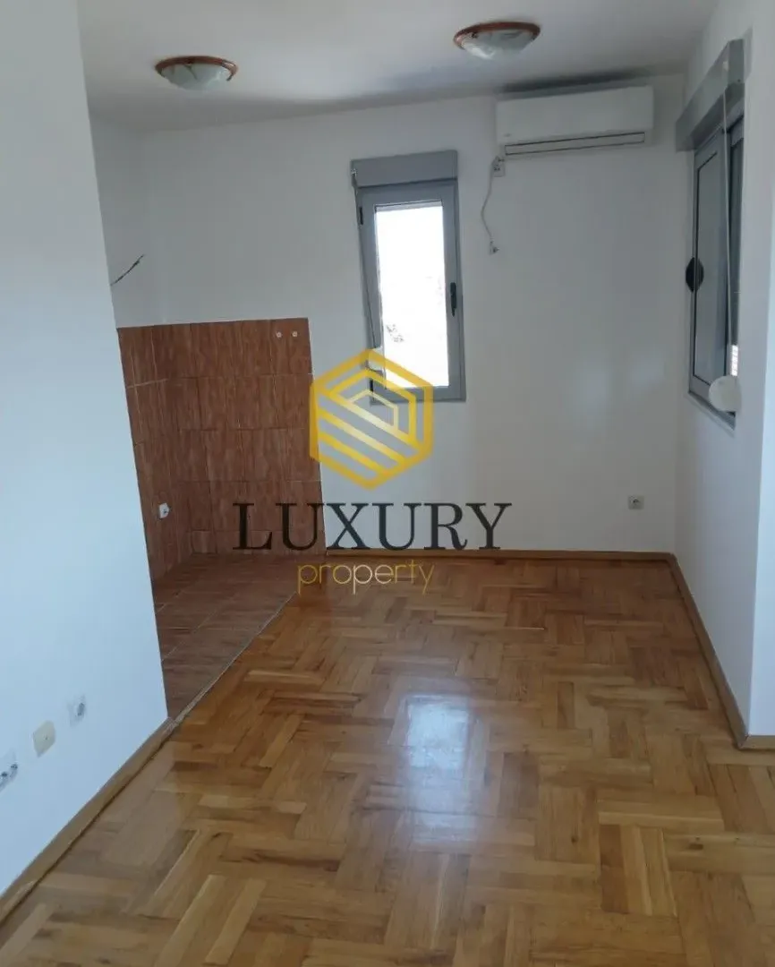Rent, apartment, 40m², Stari Aerodrom, Podgorica