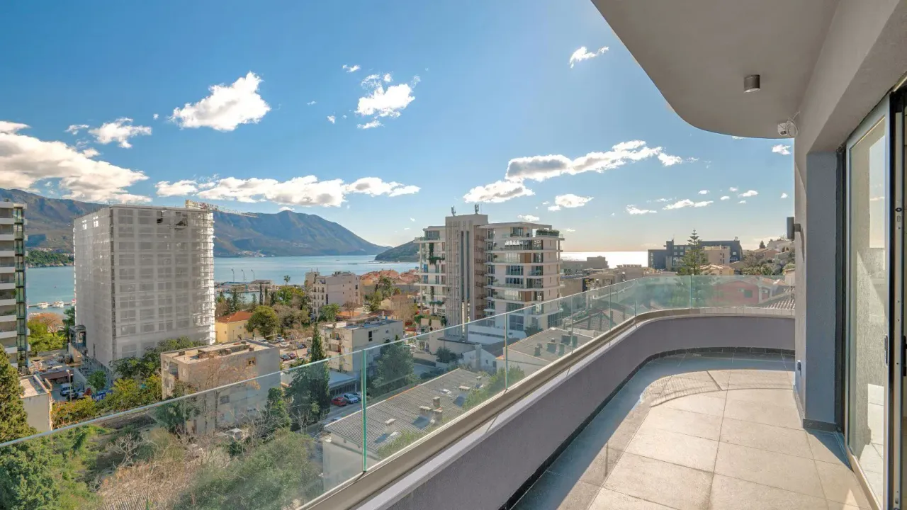 Sale, three bedroom apartment, 149m², Gospoština, Budva