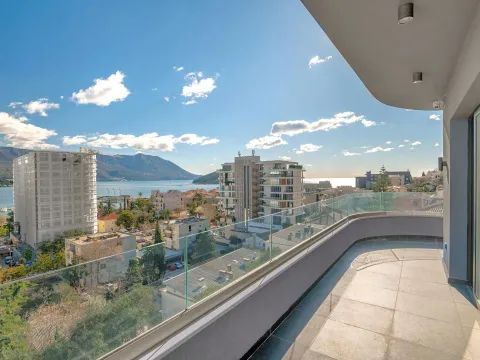 Sale, three bedroom apartment, 149m², Gospoština, Budva