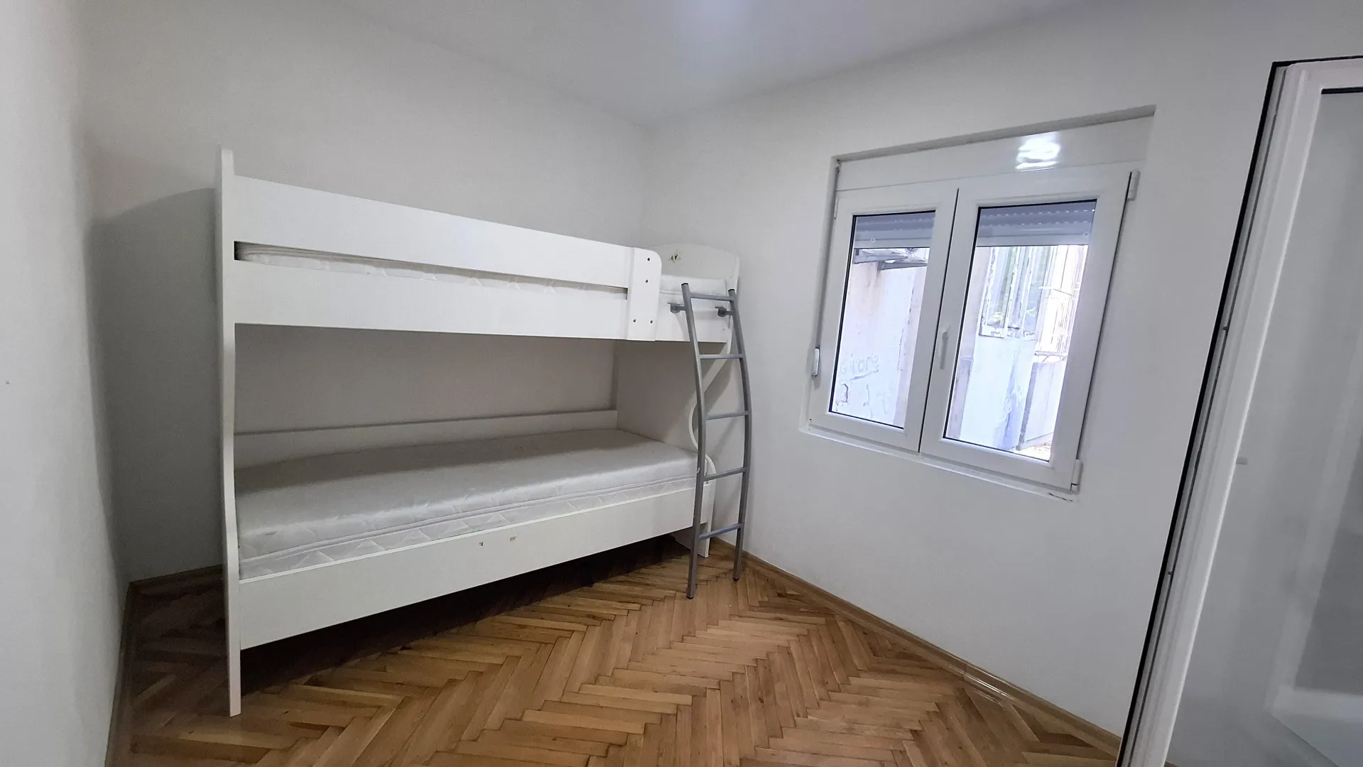 Prodaja, dvosoban stan, 60m², Centar, Bar