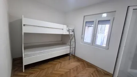 Prodaja, dvosoban stan, 60m², Centar, Bar - image 10
