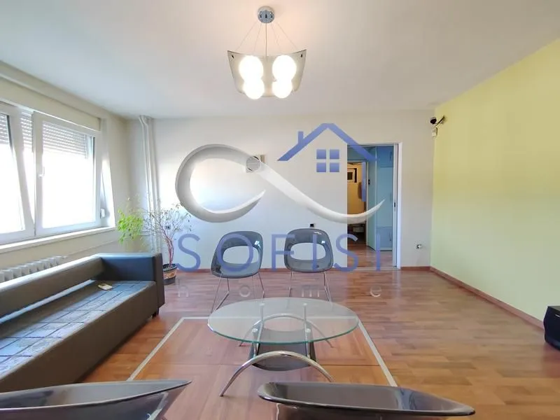 Izdavanje, poslovni prostor, 80m², Centar, Novi Sad