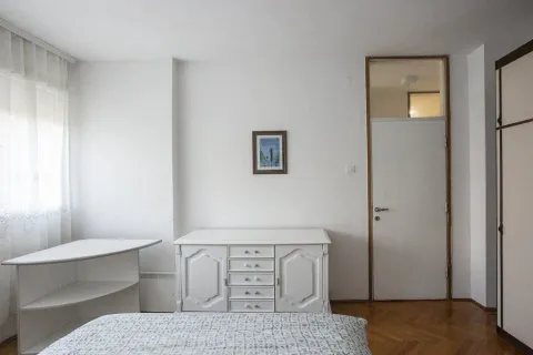 Izdavanje, dvosoban stan, 85m², Centar, Podgorica - image 9