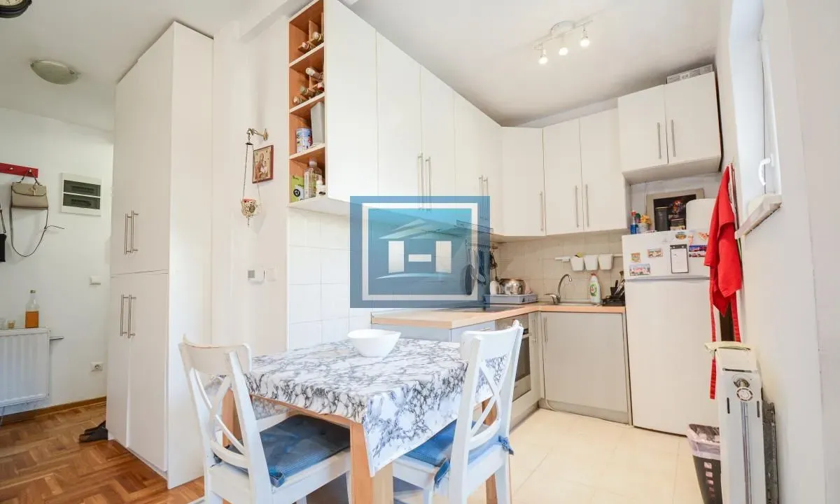 Prodaja, dvosoban stan, 39m², Vojvode Vlahovica, Beograd