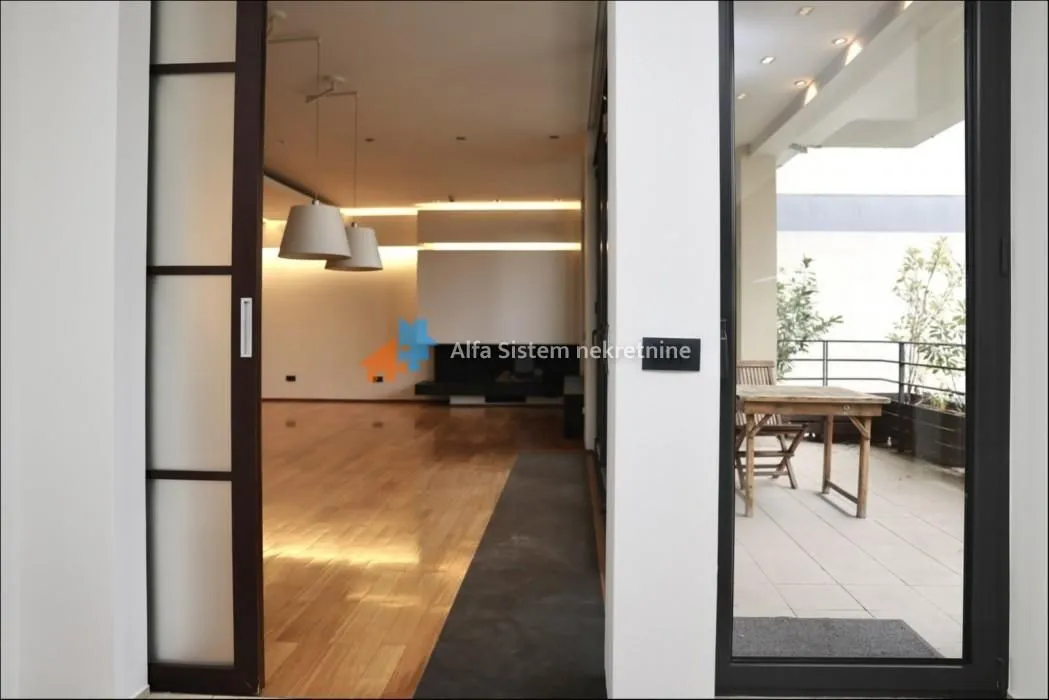 Izdavanje, stan, 176m², Kalenić Pijaca, Vračar Sve Podlokacije