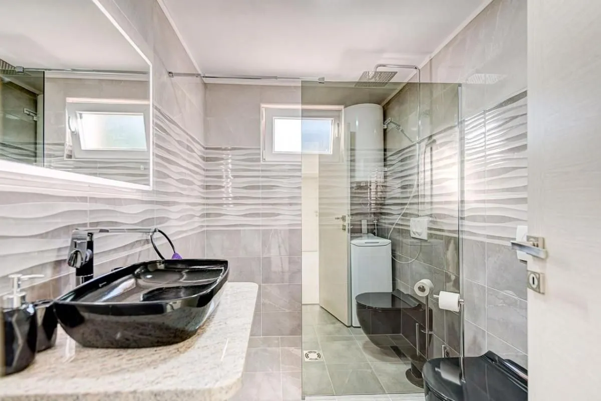 Rent, three bedroom apartment, 150m², Donja Lastva, Tivat