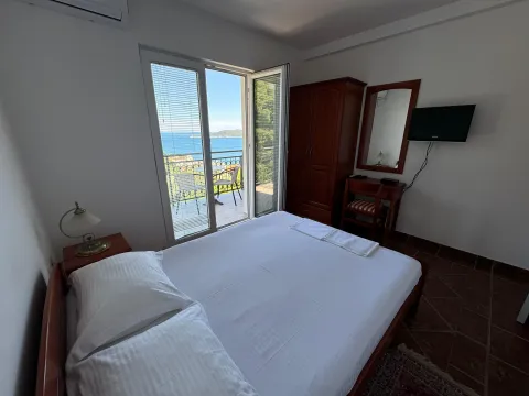 Rent, two bedroom apartment, 50m², Pržno, Budva - image 2