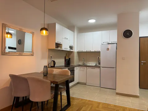 Izdavanje, četvorosoban stan, 45m², Maslinjak, Budva - image 3