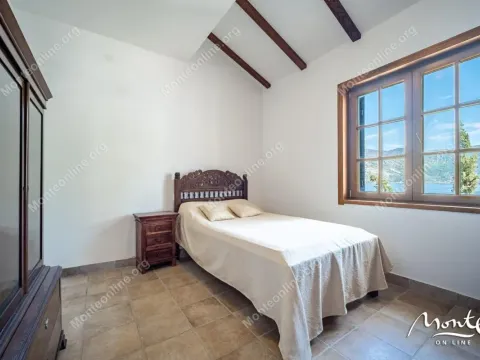 Sale, two bedroom apartment, 92m², Kostanjica, Kotor - image 25