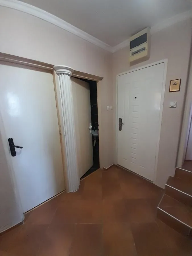 Prodaja, trosoban stan, 69m², Duvanište, Niš