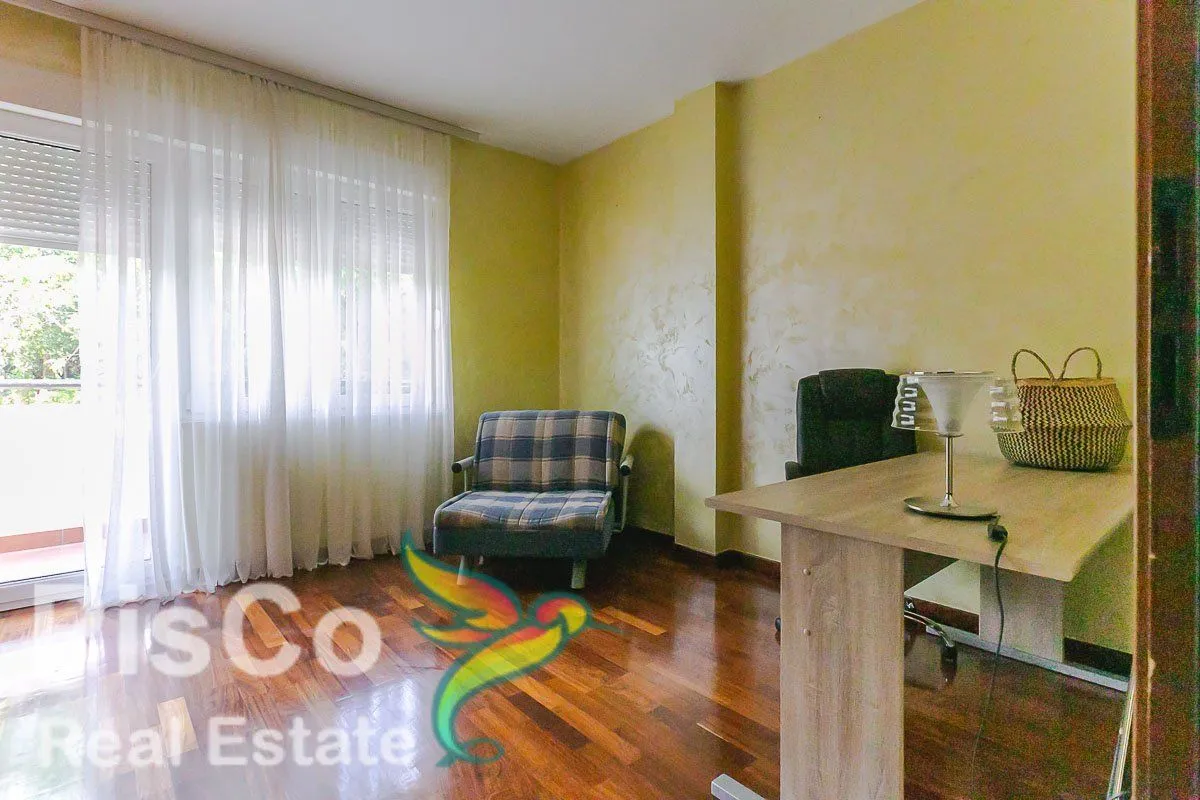 Rent, three bedroom apartment, 170m², Gorica C, Podgorica