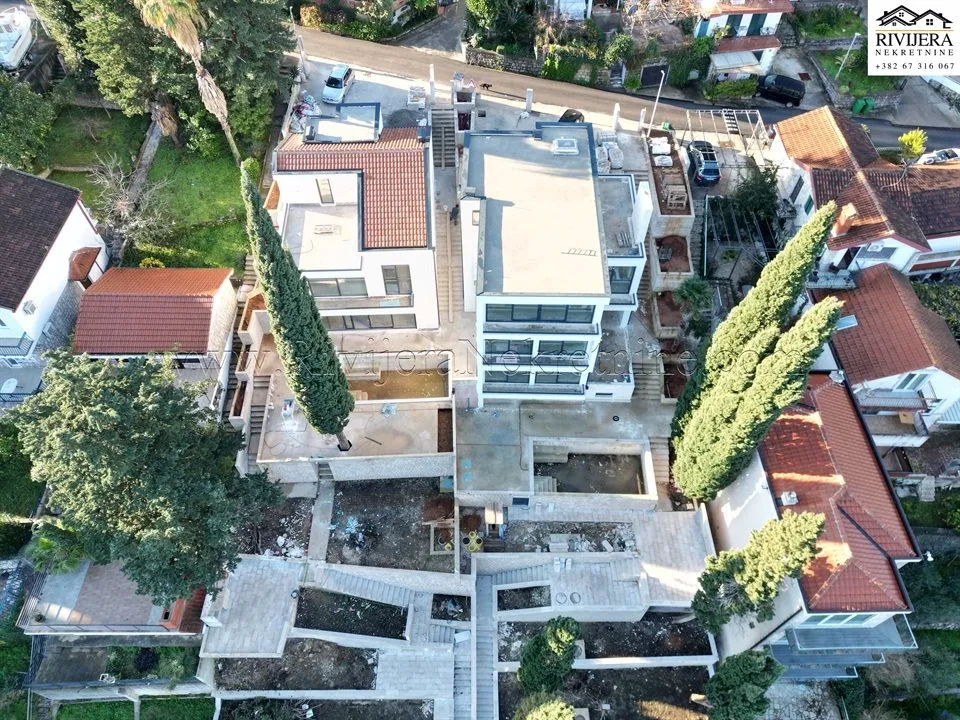 Prodaja, kuća, 430m², Njivice, Herceg Novi