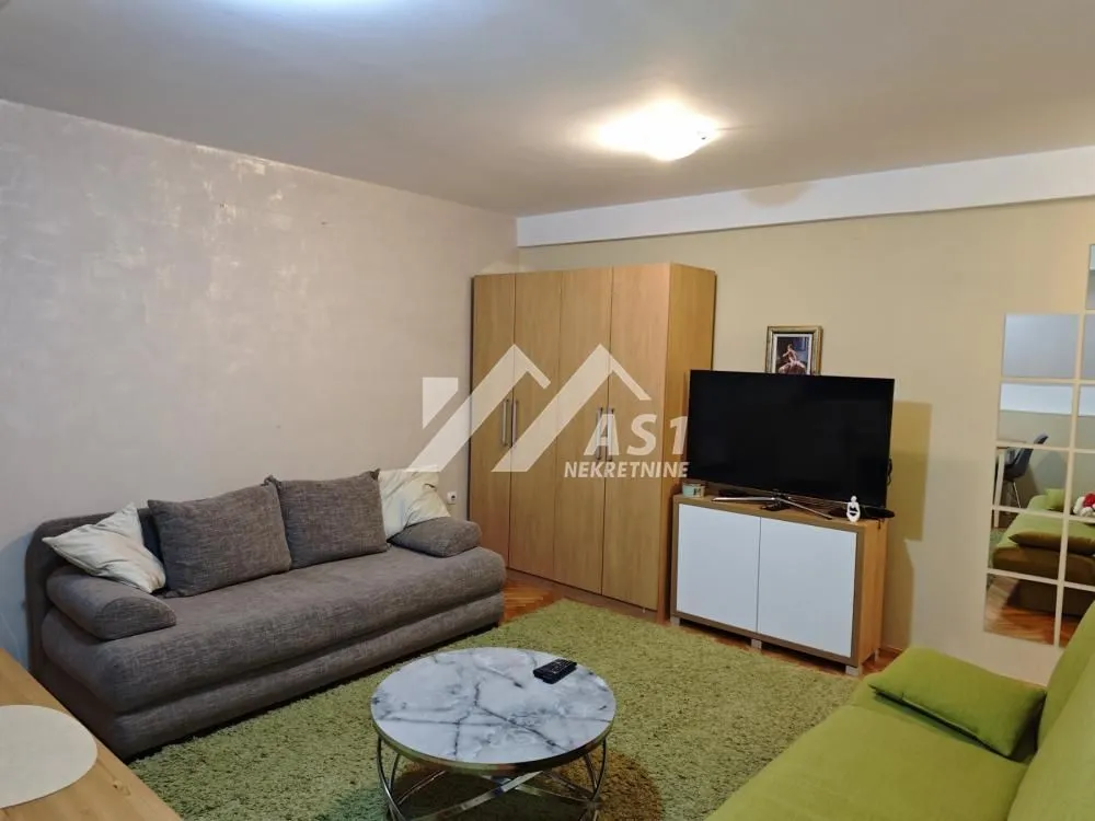 Izdavanje, stan, 27m², Sajam, Novi Sad Sve Podlokacije
