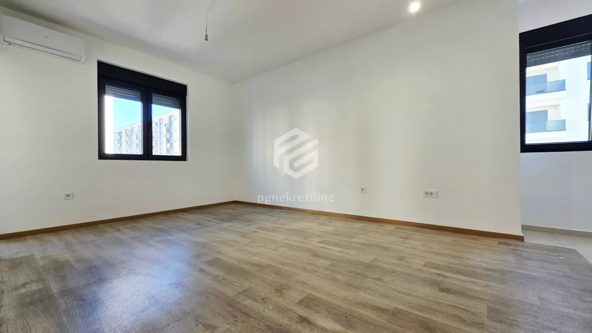 Izdavanje, dvosoban stan, 53m², City Kvart, Podgorica