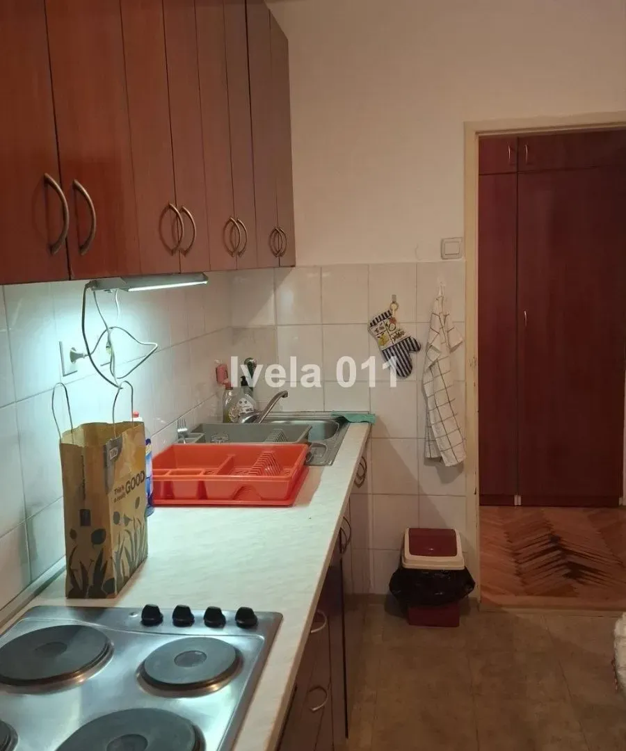 Sale, two bedroom apartment, 50m², Kalenić Pijaca, Vračar Sve Podlokacije