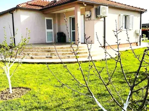 Izdavanje, kuća, 150m², Spuž, Danilovgrad - image 4