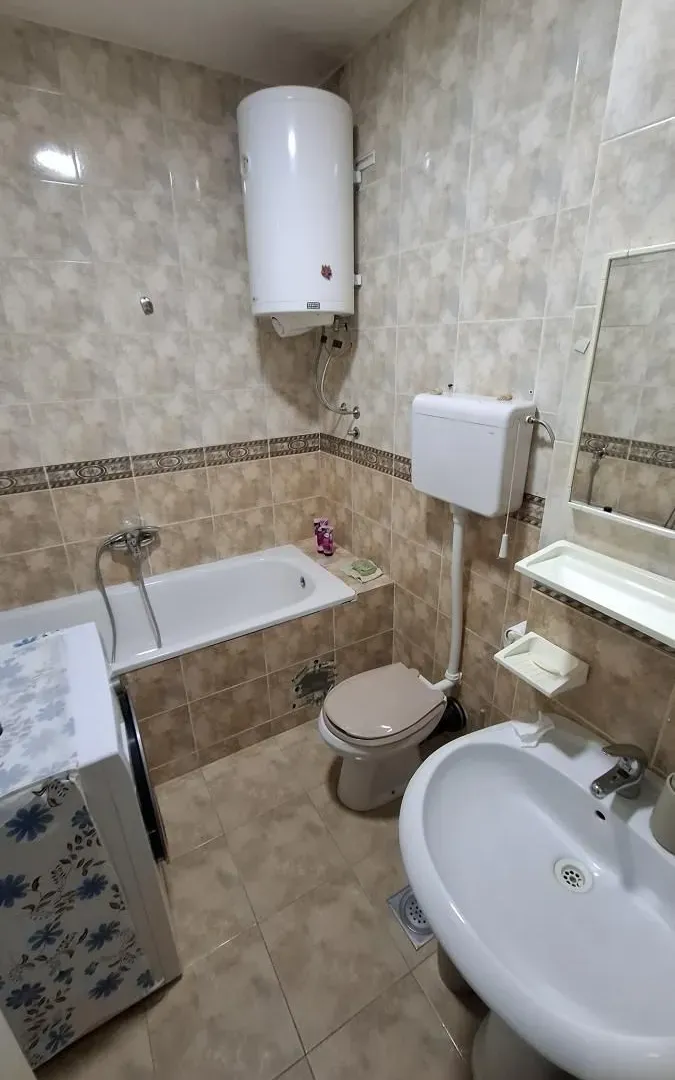 Izdavanje, jednosoban stan, 42m², Socijalno, Novi Sad Sve Podlokacije