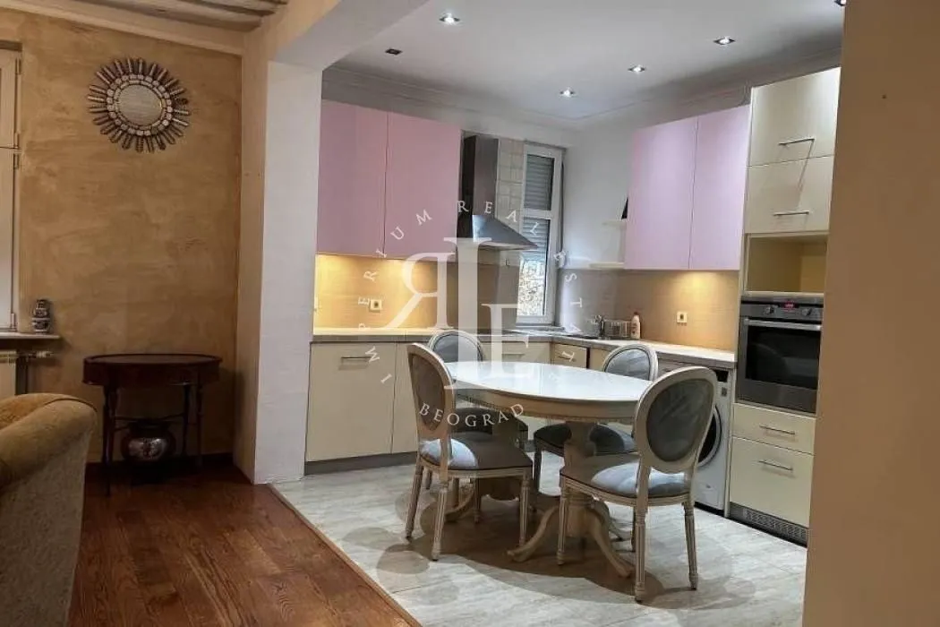 Izdavanje, dvosoban stan, 70m², Stari Grad, Beograd