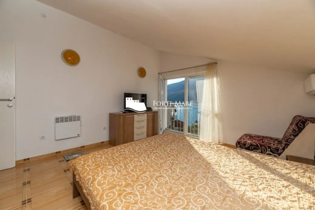 Prodaja, dvosoban stan, 65m², Đenovići, Herceg Novi