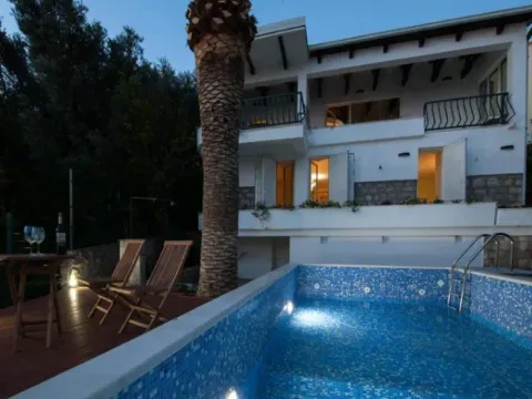 Izdavanje, kuća, 200m², Sveti Stefan, Budva - image 3