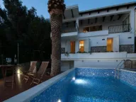 Rent, house, 200m², Sveti Stefan, Budva - image 3