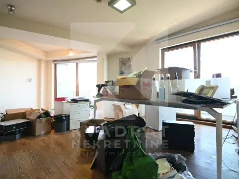 Izdavanje, poslovni prostor, 130m², Momišići, Podgorica - image 10