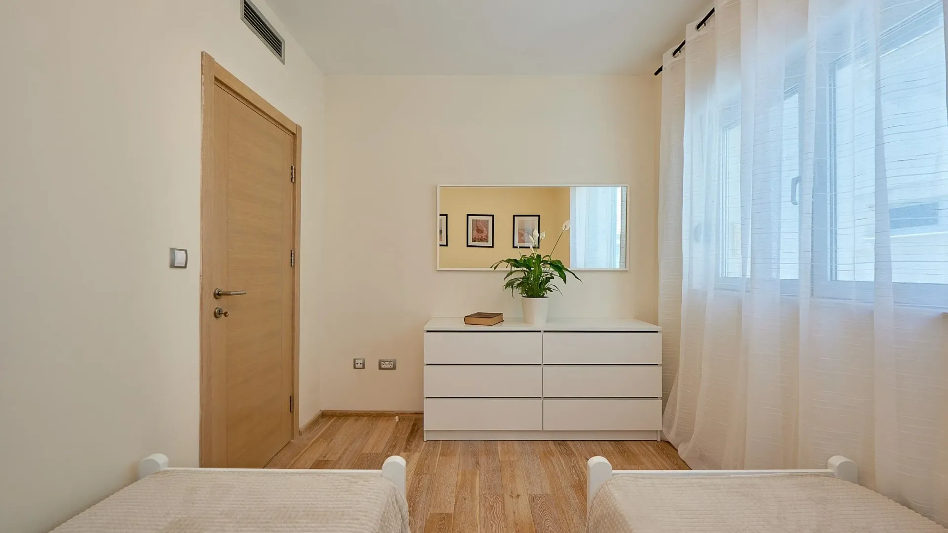 Sale, two bedroom apartment, 75m², Dobrota, Kotor