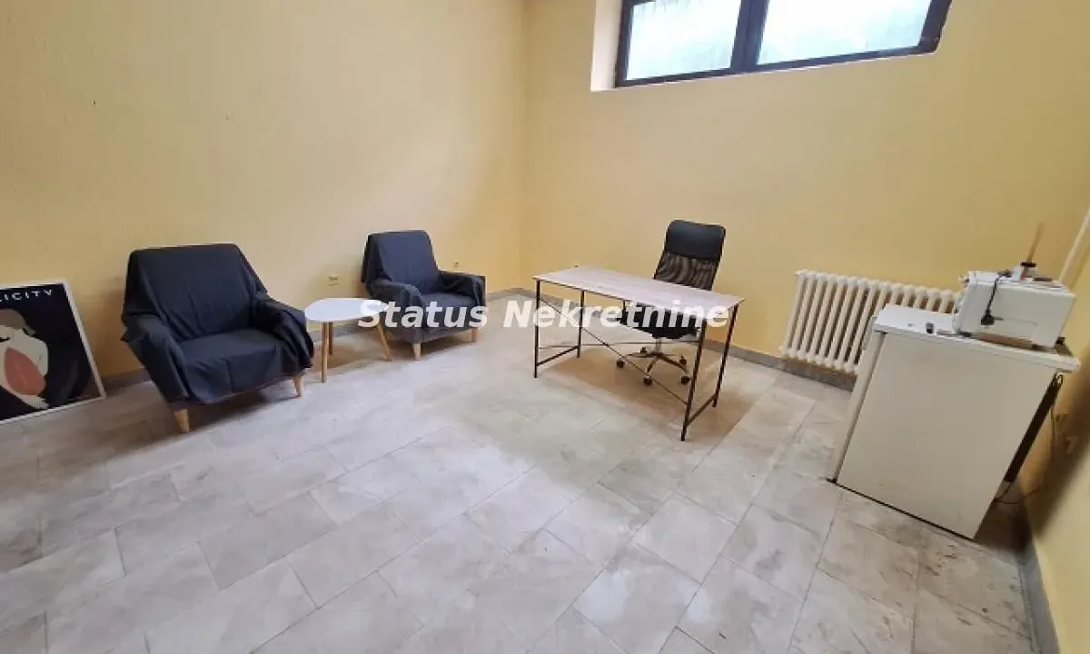 Izdavanje, poslovni prostor, 19m², Centar, Novi Sad