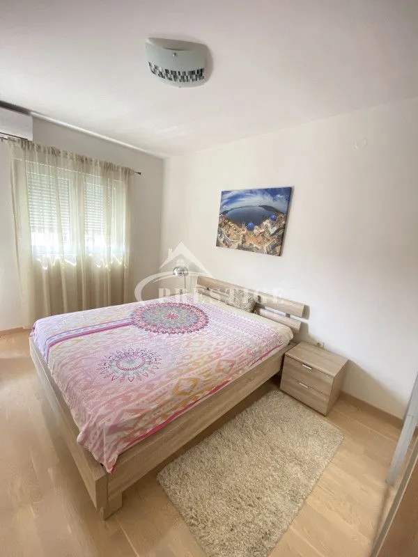 Rent, two bedroom apartment, 70m², City Kvart, Podgorica