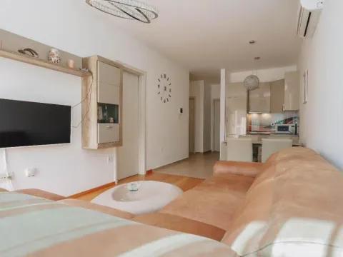Sale, three bedroom apartment, 79m², Bečići, Budva - image 3