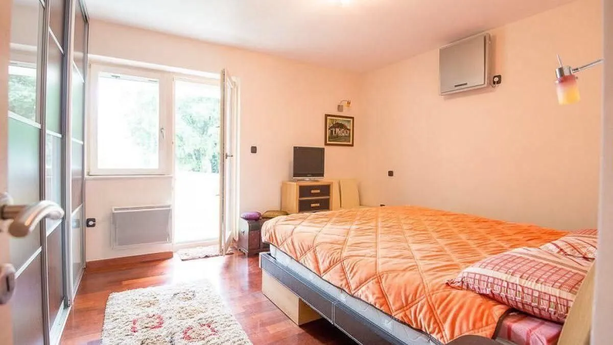 Prodaja, trosoban stan, 70m², Centar, Tivat