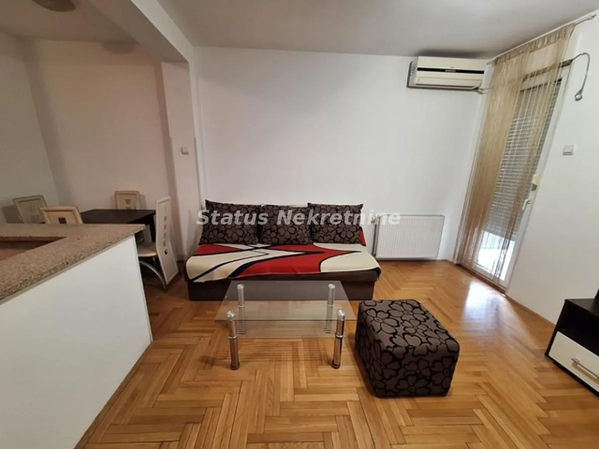 Izdavanje, dvosoban stan, 42m², Sajmište, Novi Sad