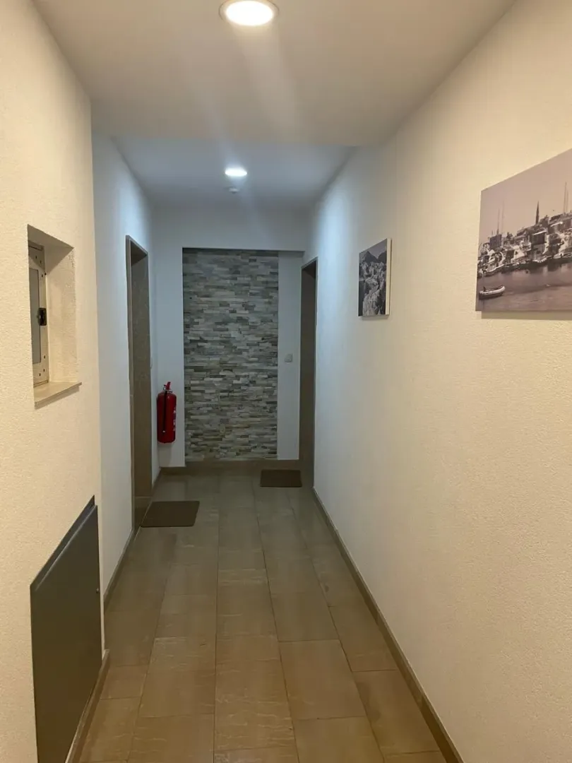 Izdavanje, jednosoban stan, 51m², Centar, Budva