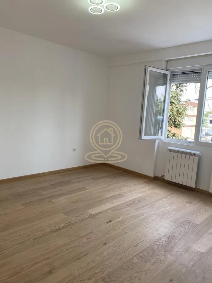 Izdavanje, poslovni prostor, 73m², Stari Grad, Beograd