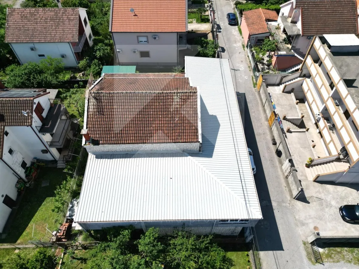 Sale, house, 265m², Zelenika, Podgorica