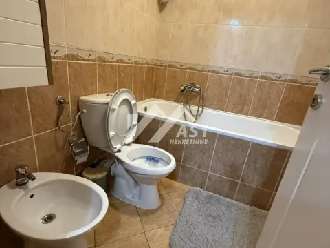 Izdavanje, trosoban stan, 62m², Bulevar Evrope, Novi Sad Sve Podlokacije - image 9