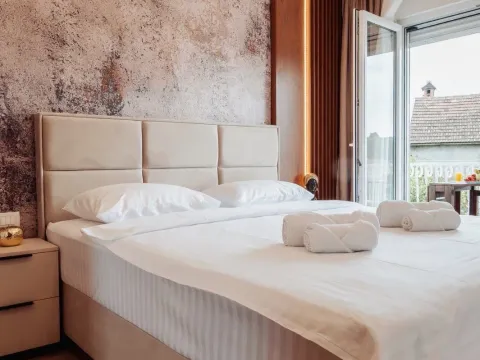 Izdavanje, dvosoban stan, 60m², Pod Kuk, Tivat - image 11