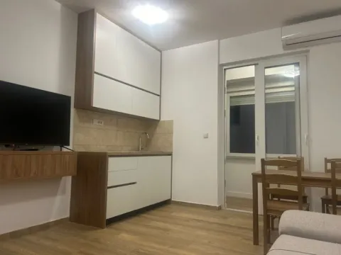 Izdavanje, dvosoban stan, 68m², Centar, Podgorica - image 5