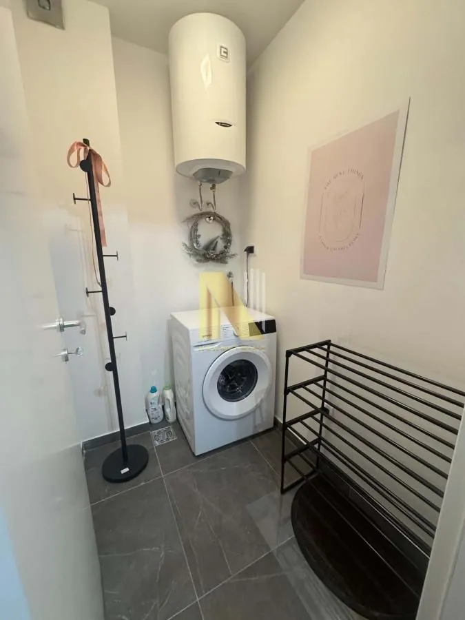 Izdavanje, trosoban stan, 63m², Petrovaradin, Novi Sad