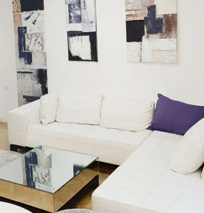 Izdavanje, dvosoban stan, 70m², Podgorica, Crna Gora