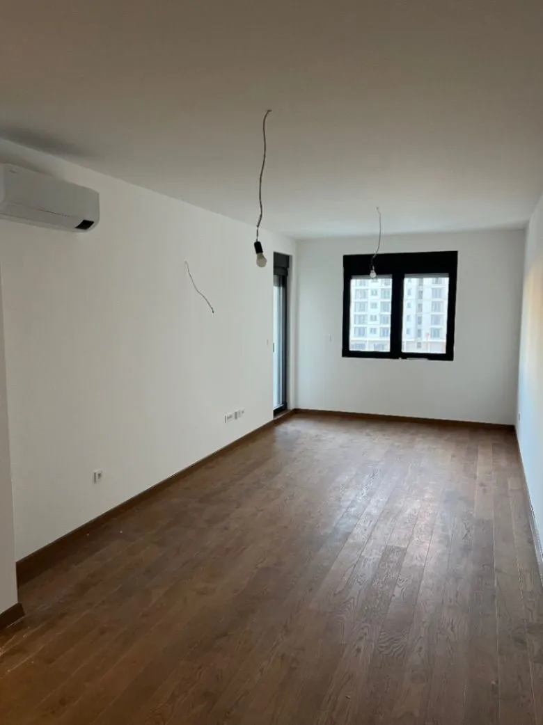 Prodaja, jednosoban stan, 52m², Tološka šuma, Podgorica