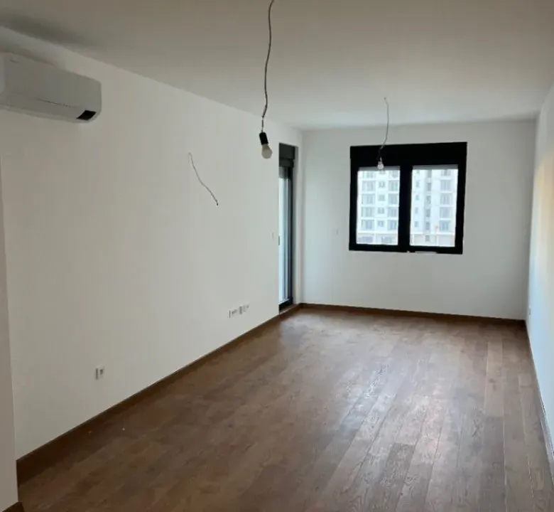 Prodaja, jednosoban stan, 52m², Tološka šuma, Podgorica