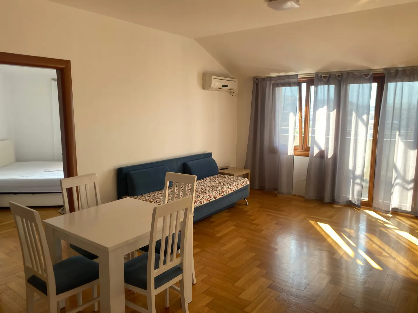 Rent, one bedroom apartment, 64m², Centar, Tivat